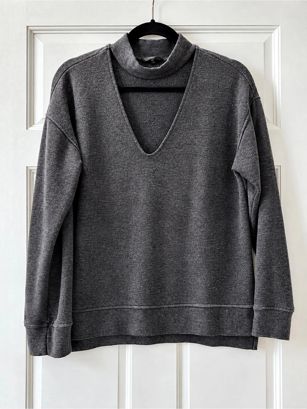 Joe’s Collection Charcoal Cutout Mock Neck Sweatshirt | XS